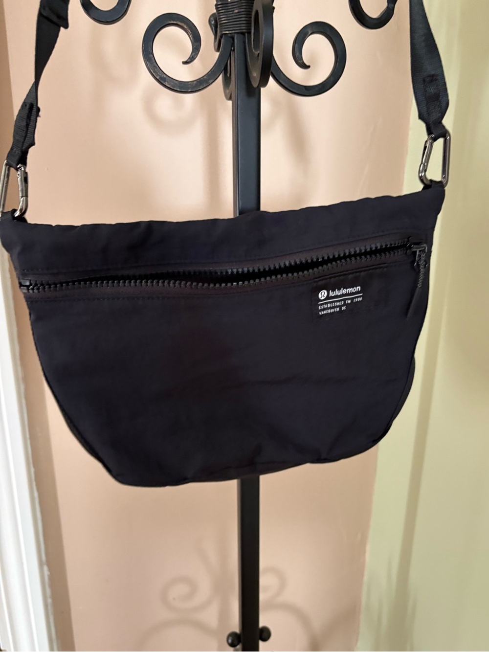 lululemon athletica Black Crossbody Messenger Bag